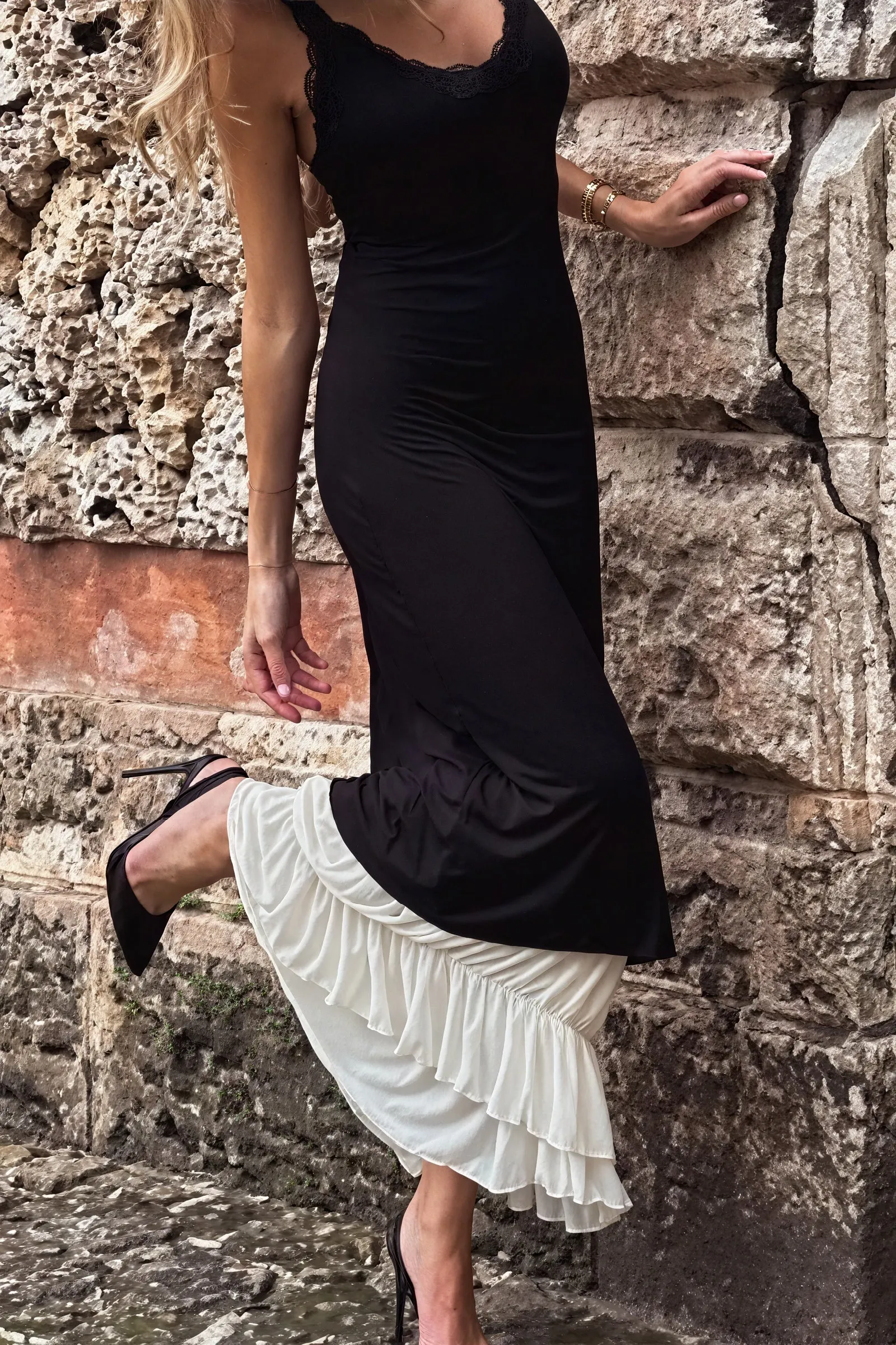 Elegant Maxi Dress with Layered Skirt