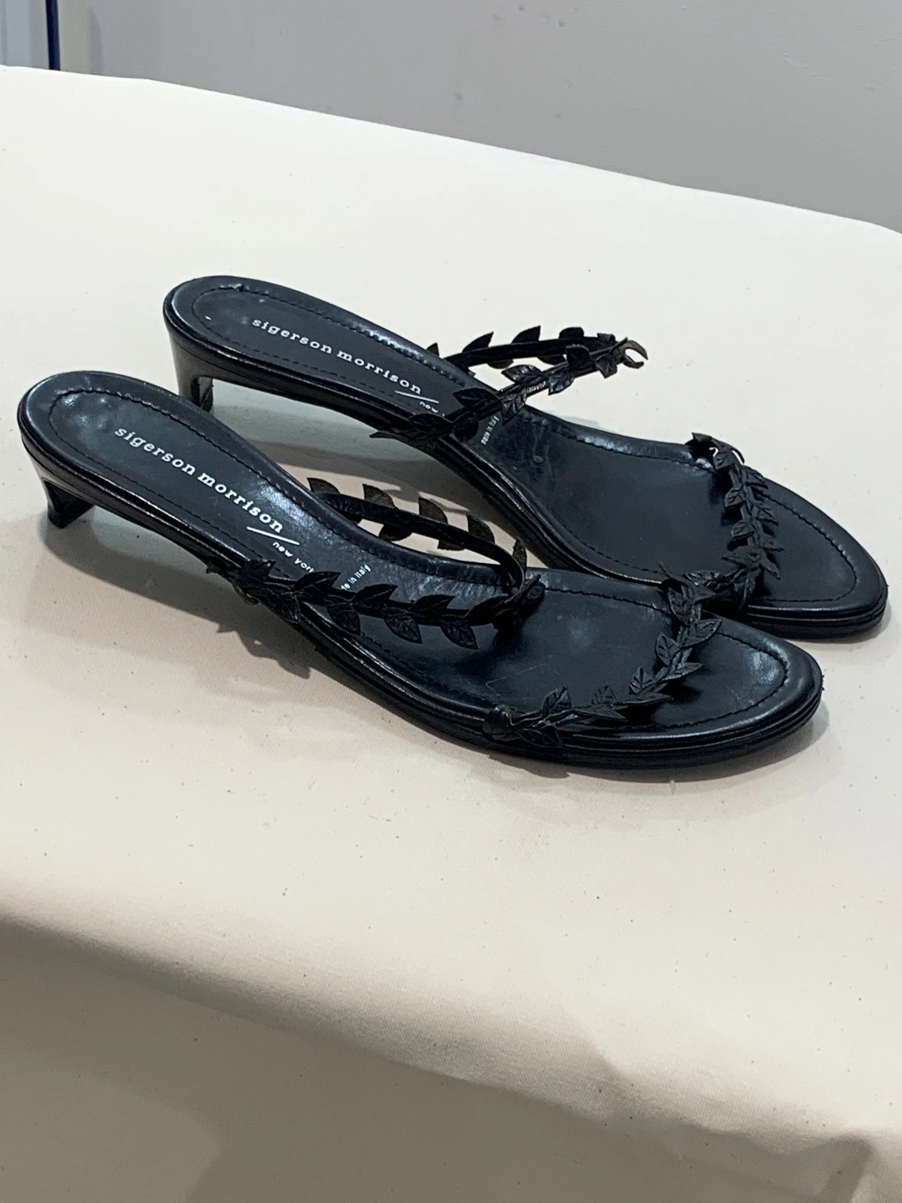 Leaf motif slip ons, 38.5