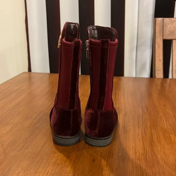 Michael Kors Emma Lily velour Boots new plum Girls Toddlers Size 8
