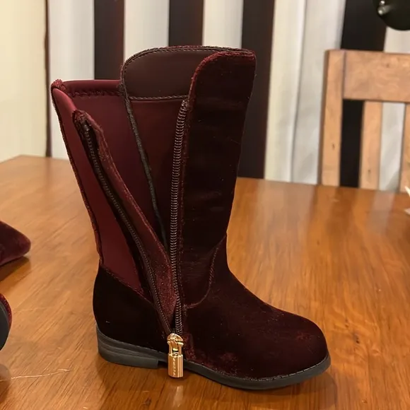 Michael Kors Emma Lily velour Boots new plum Girls Toddlers Size 8
