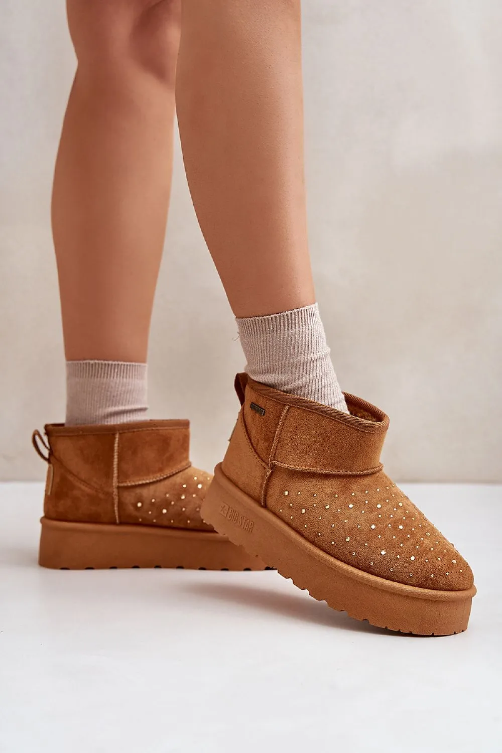 Snow boots