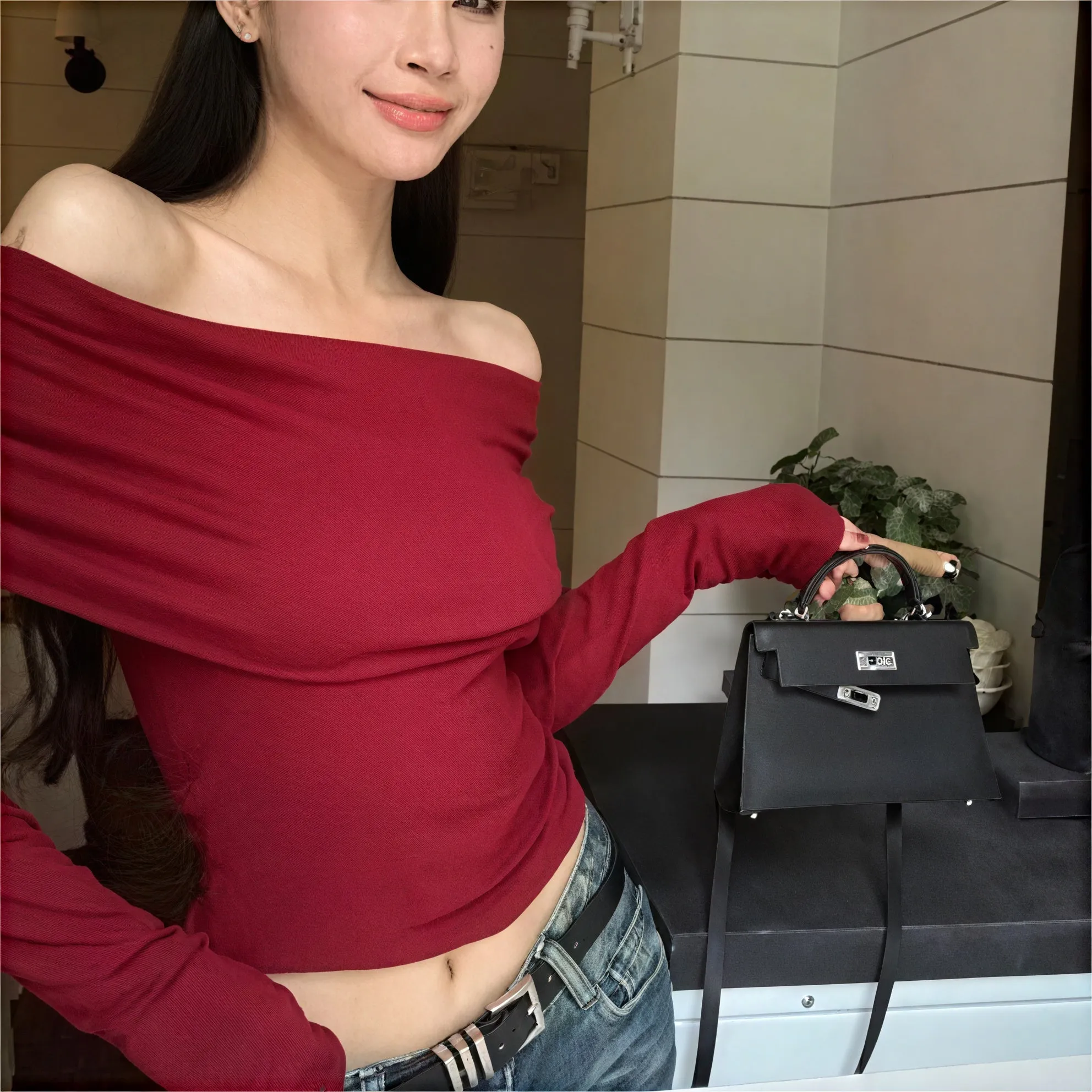 Structured Neckline Cropped Top