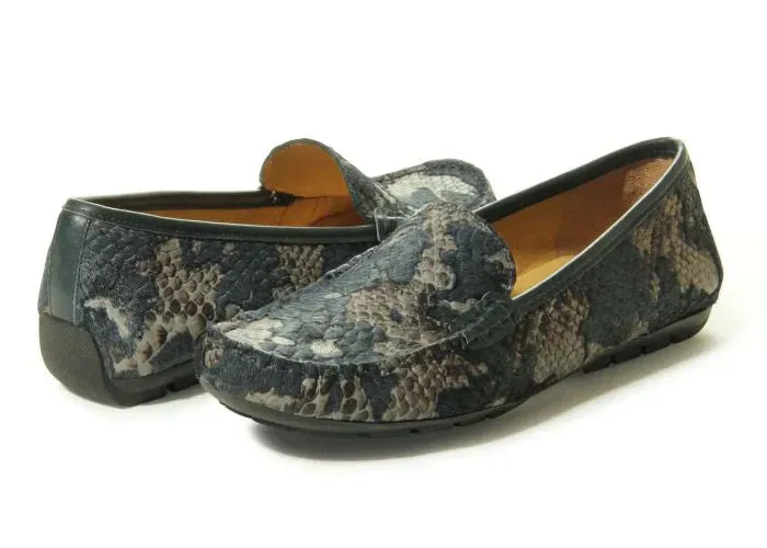 WOMEN'S VANELI ALBION LOAFER | BLUE KEPRIE